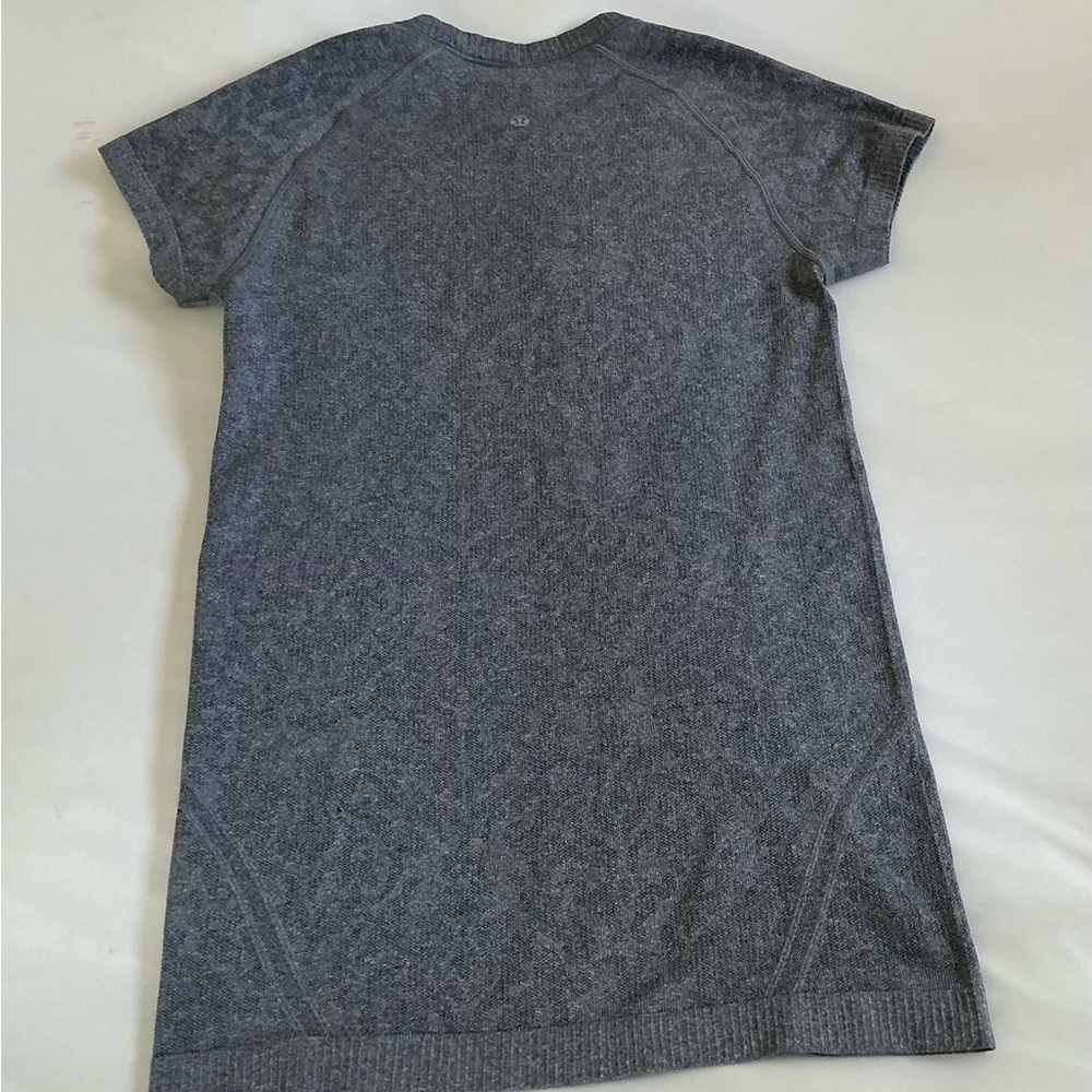 Lululemon - Picture 2 of 2
